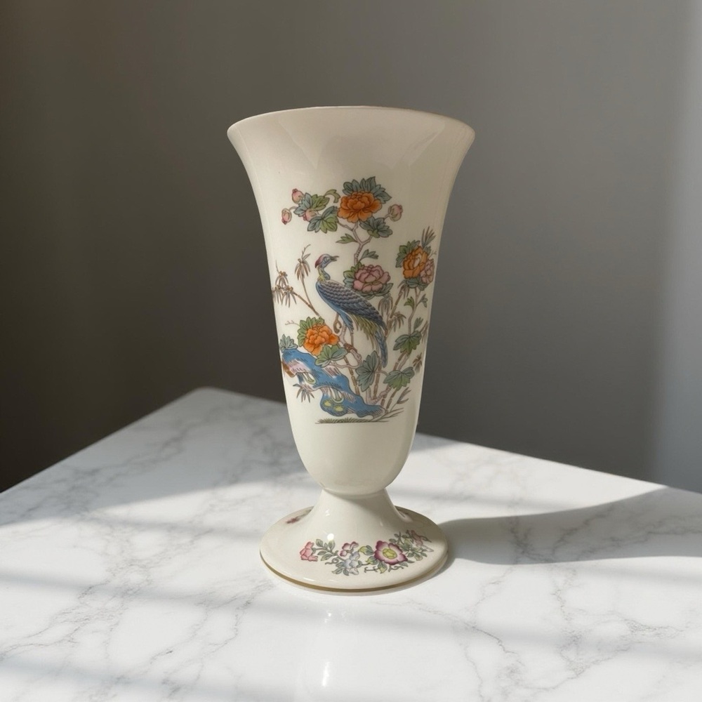 Vintage Wedgwood Kutani Crane Vase – Crane & Floral Design with Gold Trim ✨🌸